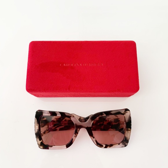 Carolina Herrera Sunglasses, New - Picture 10 of 10